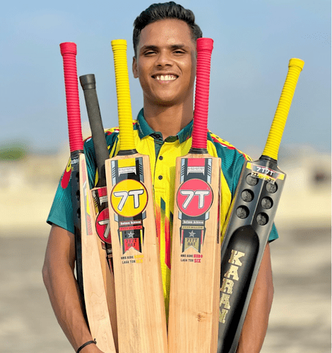 7T7T Black Edition Cricket Bat